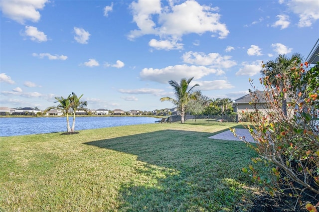 view of yard featuring a water view