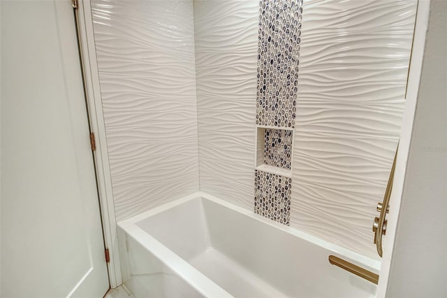 2105 Gulf Of Mexico Dr Unit 3303, Longboat Key, FL 34228 - full bath with shower / tub combination