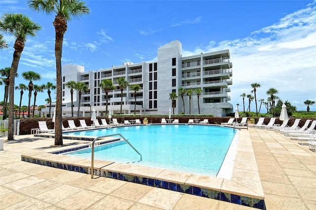 2105 Gulf Of Mexico Dr Unit 3303, Longboat Key, FL 34228 - community pool with a patio area