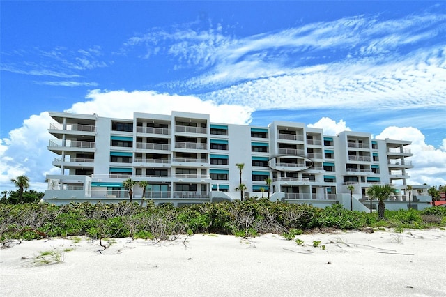 2105 Gulf Of Mexico Dr Unit 3303, Longboat Key, FL 34228 - view of apartment building / complex