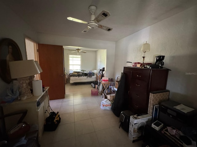 bedroom with ceiling fan