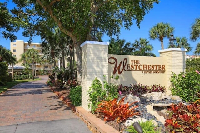 view of community / neighborhood sign