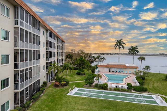 view of home's community featuring a water view