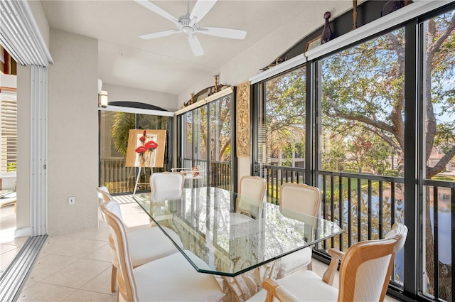 sunroom / solarium with ceiling fan