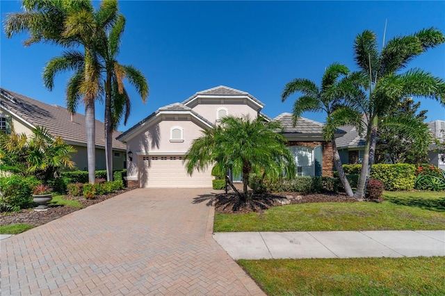 view of mediterranean / spanish-style house