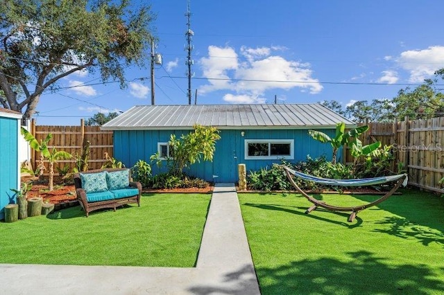 exterior space featuring a front yard