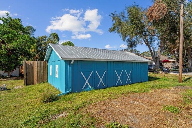 view of outbuilding