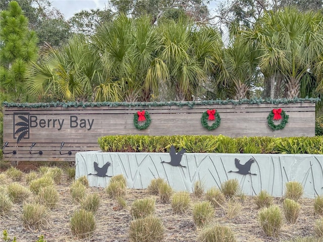 view of community / neighborhood sign