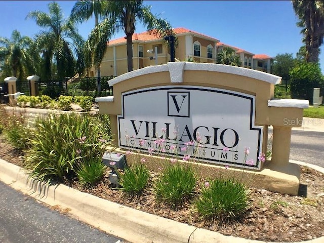 view of community / neighborhood sign