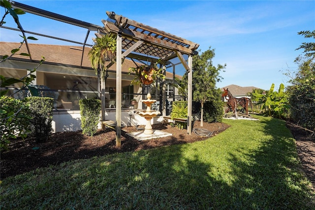 view of yard featuring a pergola