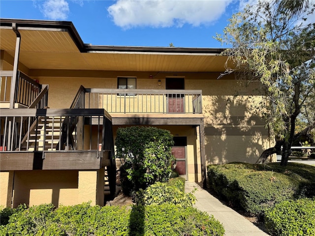 exterior space featuring a balcony