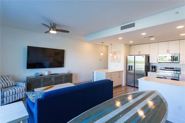 1709 N Tamiami Trl Unit 215, Sarasota, FL 34234 - photo 6