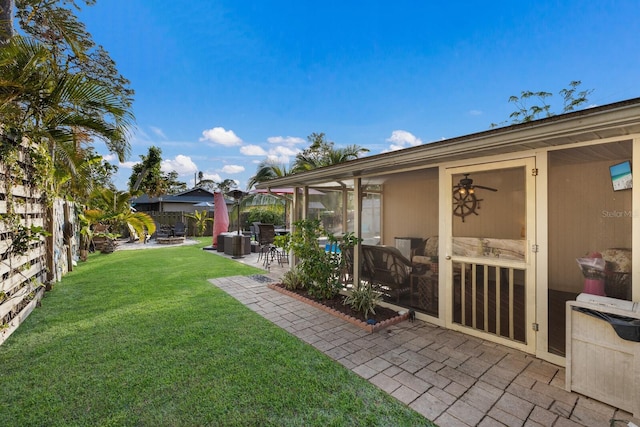 view of yard featuring a patio