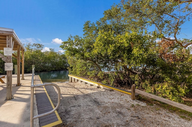 view of yard featuring a water view