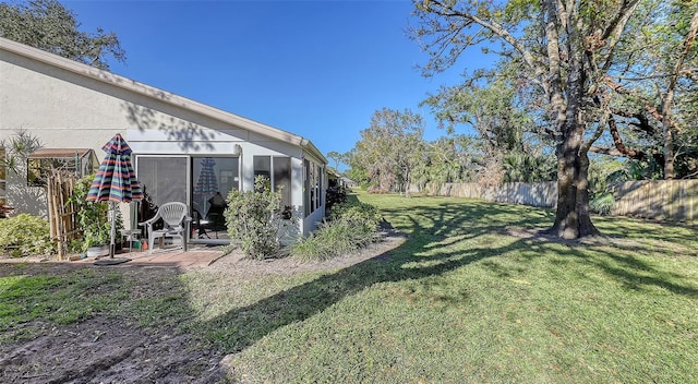 view of yard featuring a patio