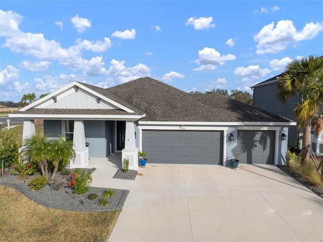 view of front facade featuring a garage