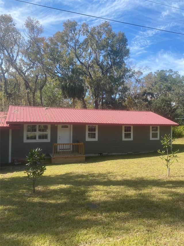 view of front of house with a front yard