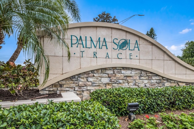 view of community / neighborhood sign