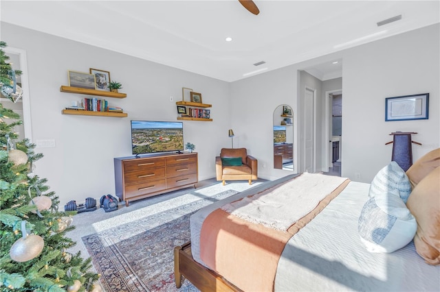 bedroom with ceiling fan