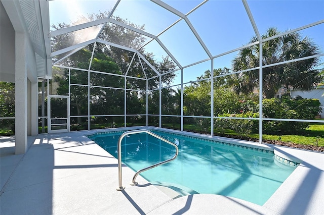 8334 Sailing Loop, Lakewood Ranch, FL 34202 - outdoor pool featuring a patio area and a lanai