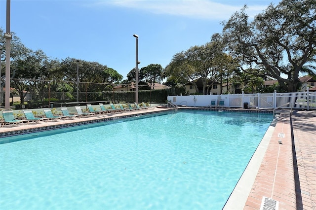 view of swimming pool