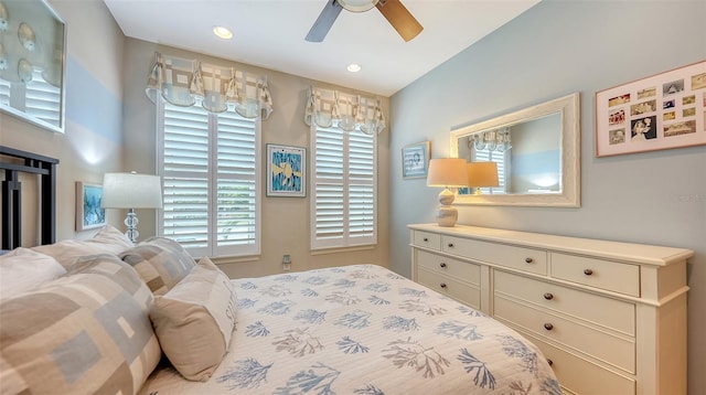 bedroom with ceiling fan