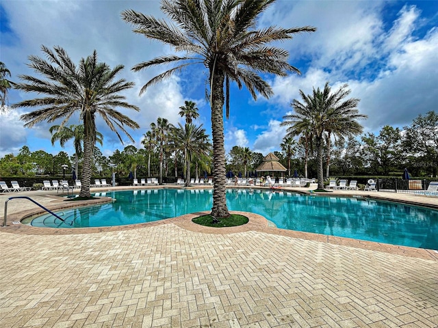 view of swimming pool