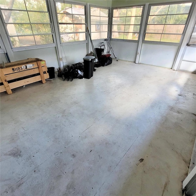 sunroom / solarium with a healthy amount of sunlight