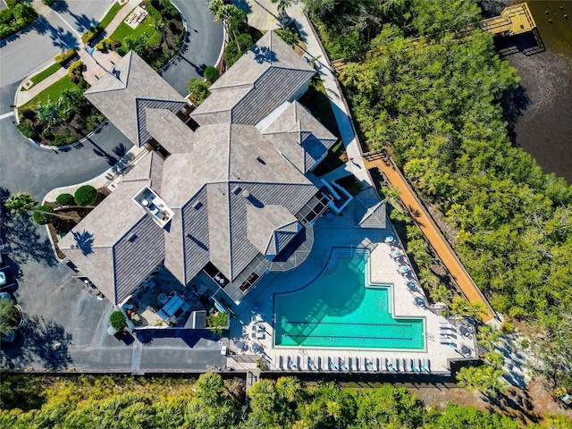 616 Misty Pond Ct, Bradenton, FL 34212 - bird's eye view of a pool