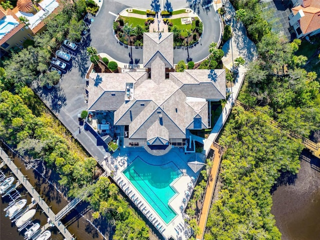 616 Misty Pond Ct, Bradenton, FL 34212 - aerial view of a pool