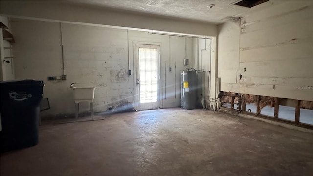 806 Arlington Rd, Palmetto, FL 34221 - basement with water heater