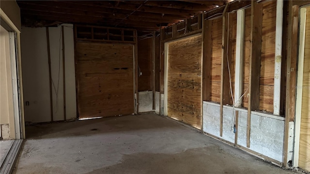806 Arlington Rd, Palmetto, FL 34221 - misc room featuring concrete flooring