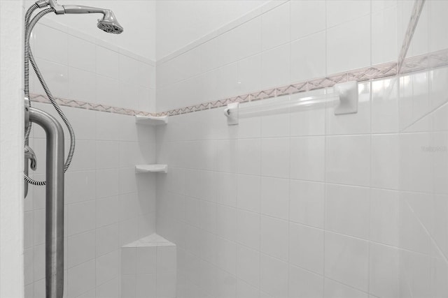 108 Corte Del Rosa, Venice, FL 34285 - full bath with tiled shower