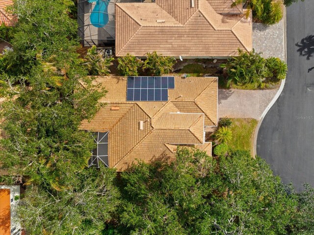 108 Corte Del Rosa, Venice, FL 34285 - view from above of property featuring a pool