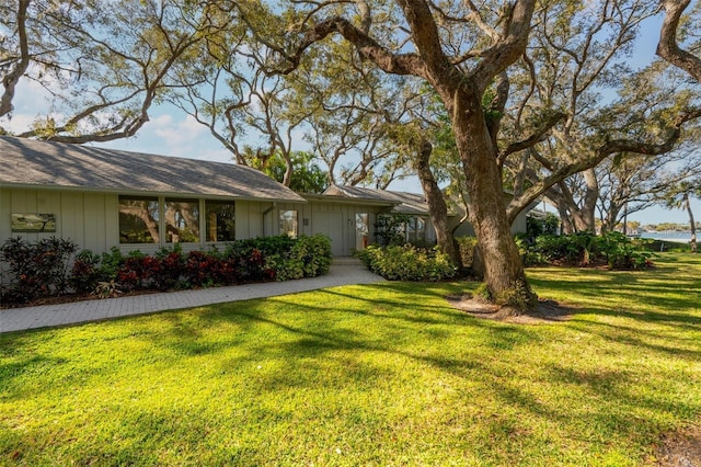 Listing photo 2 for 3350 Old Oak Dr, Sarasota FL 34239