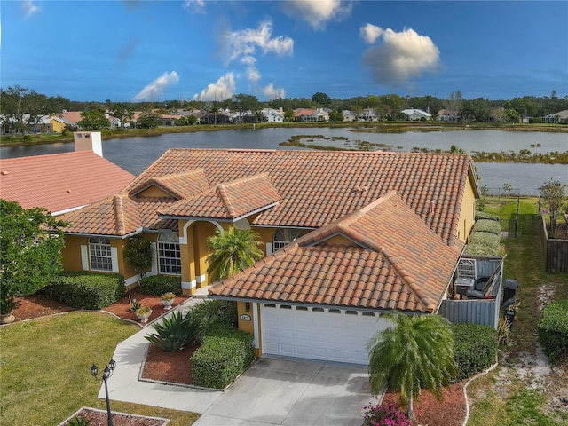 bird's eye view featuring a water view