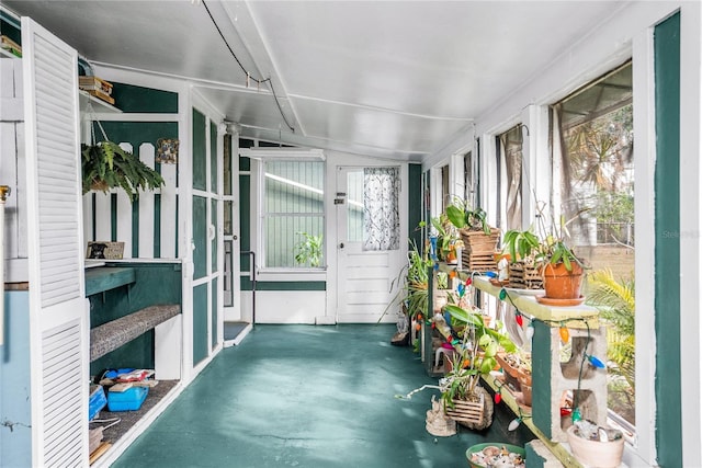 sunroom / solarium with a healthy amount of sunlight