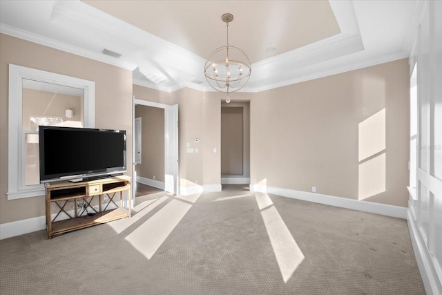 living room featuring a raised ceiling, light carpet, crown molding, and an inviting chandelier