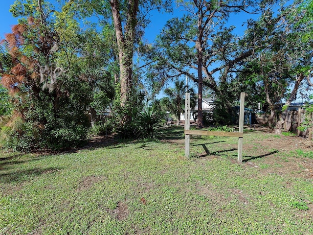 2724 Ashton Rd, Sarasota, FL 34231 - view of yard