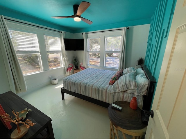 bedroom featuring ceiling fan