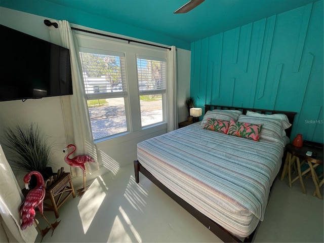 bedroom featuring ceiling fan