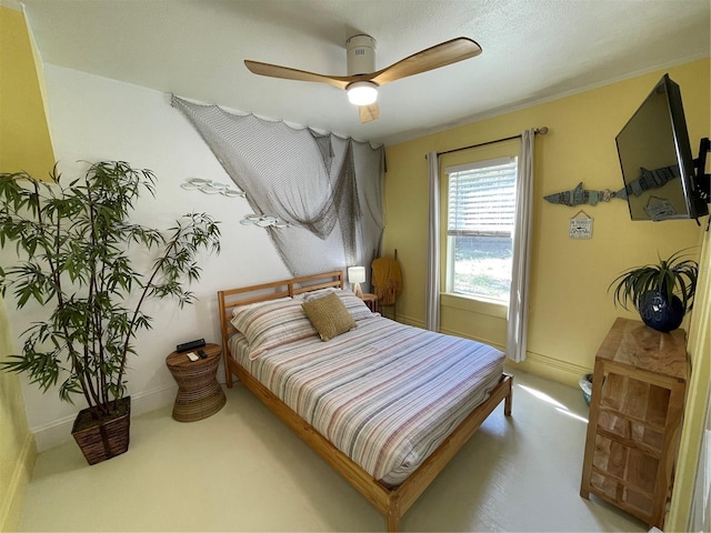 bedroom with ceiling fan