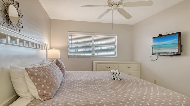 bedroom featuring ceiling fan