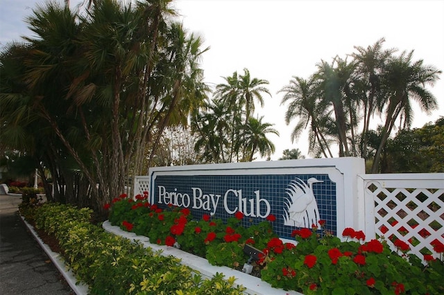 view of community / neighborhood sign