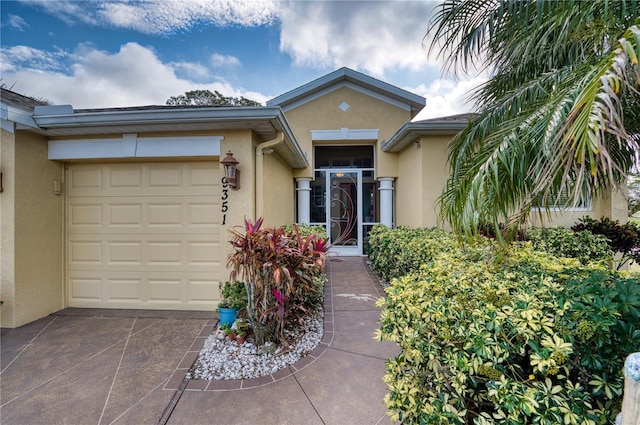 view of front of property featuring a garage