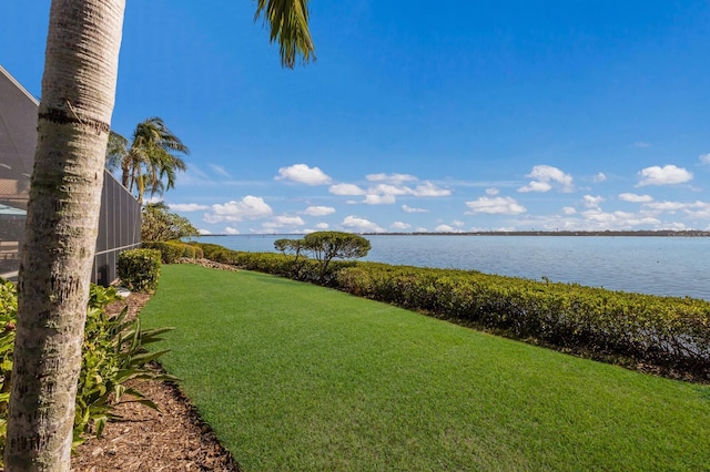 view of yard featuring a water view