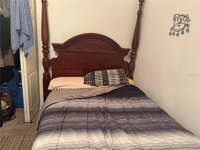 bedroom with carpet flooring