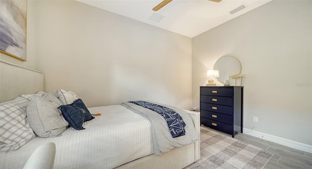 bedroom with ceiling fan