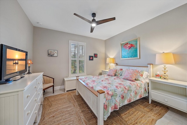 bedroom with ceiling fan