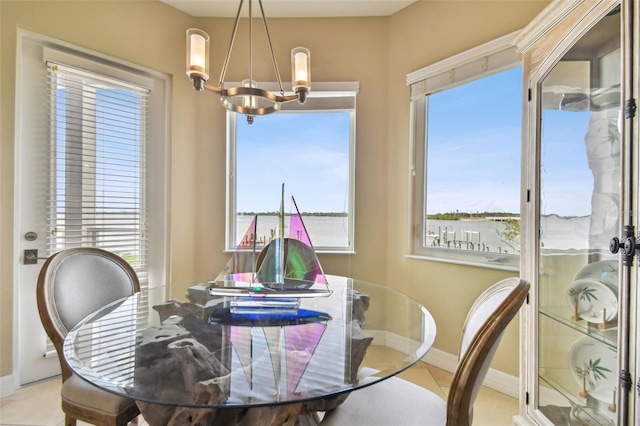 dining area with a notable chandelier